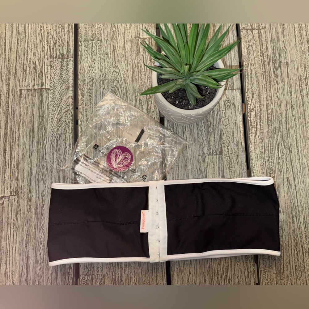 Women's Black and White Handsfree Pumping Nursing Bra, Sz Large